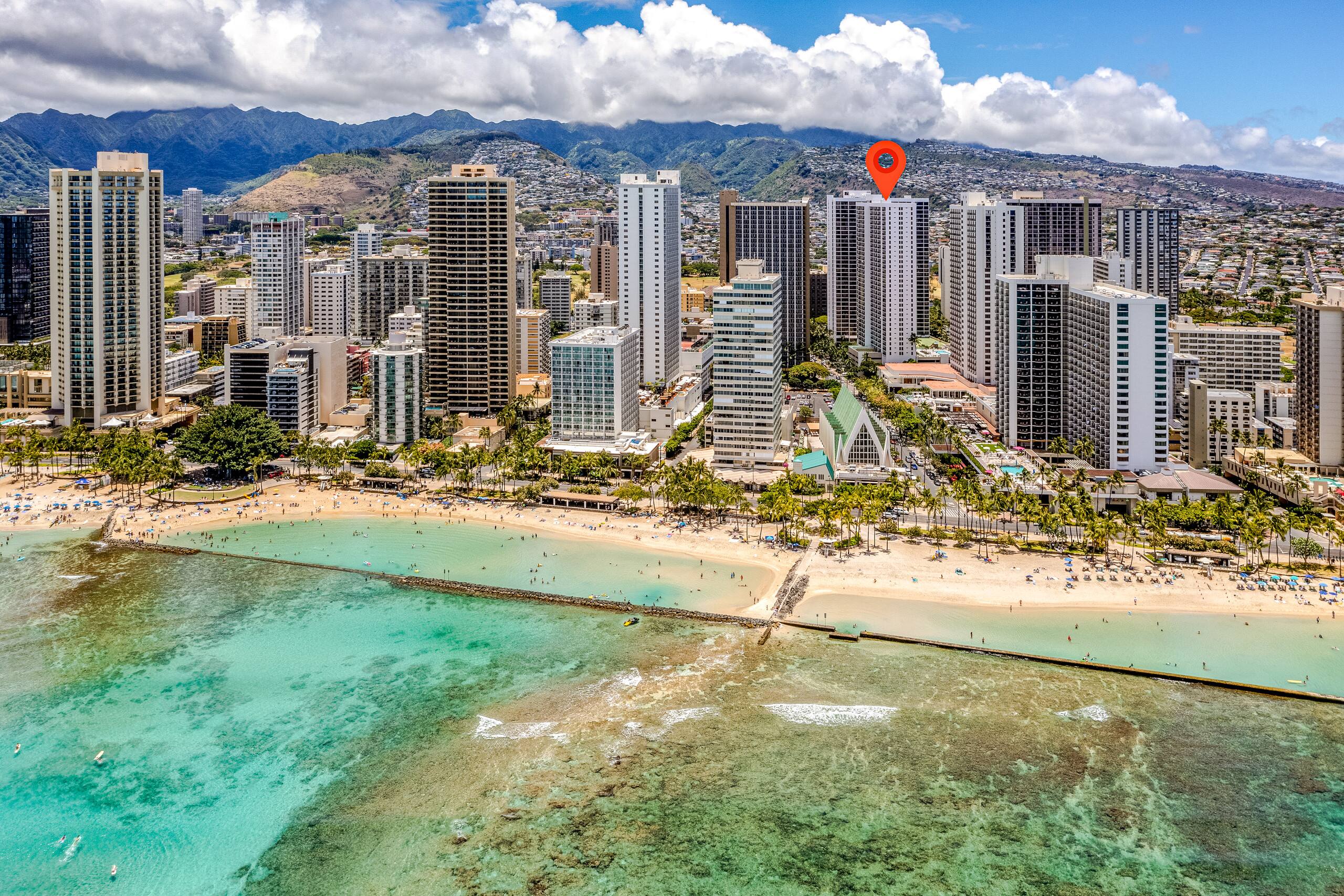 Modern Waikiki Banyan w/Parking. Walk to Beach! - Image 47