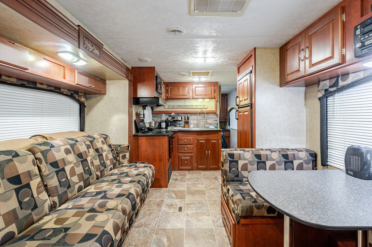 Top Airbnb: cozy bunkhouse with secure gate. in Deer Valley