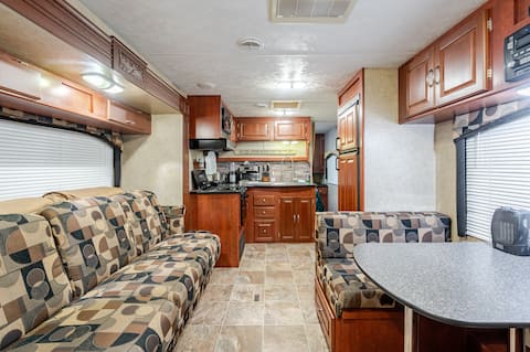 Top Airbnb: cozy bunkhouse with secure gate. in Deer Valley