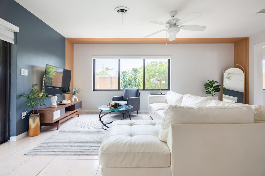 Airbnb Miami Oasis: Chill, Shop & Relax