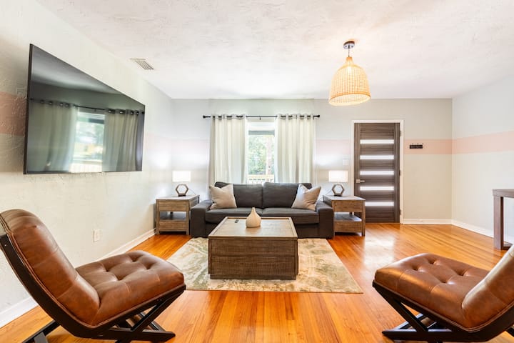 Zorada Ii - Artsy, Modern, 2b/1b W King Bed - Gainesville, FL