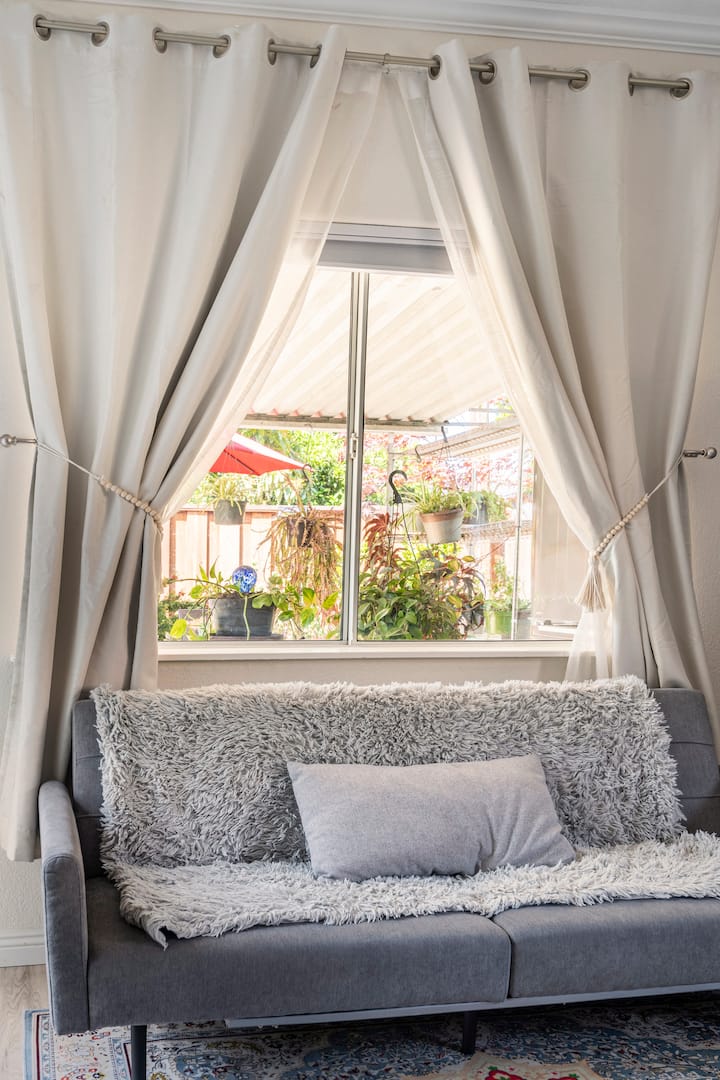 Stylist Studio-like Single Room C - Evergreen – San Jose

