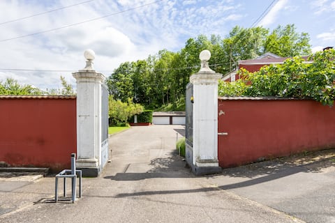 T2 RDC, private waterfront property 15 min. Nancy