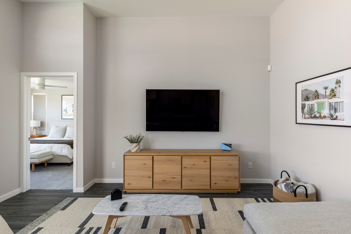 Successful Airbnb property: Modern 3 Bed Desert House w Saltwater Pool & Spa in Desert Hot Springs