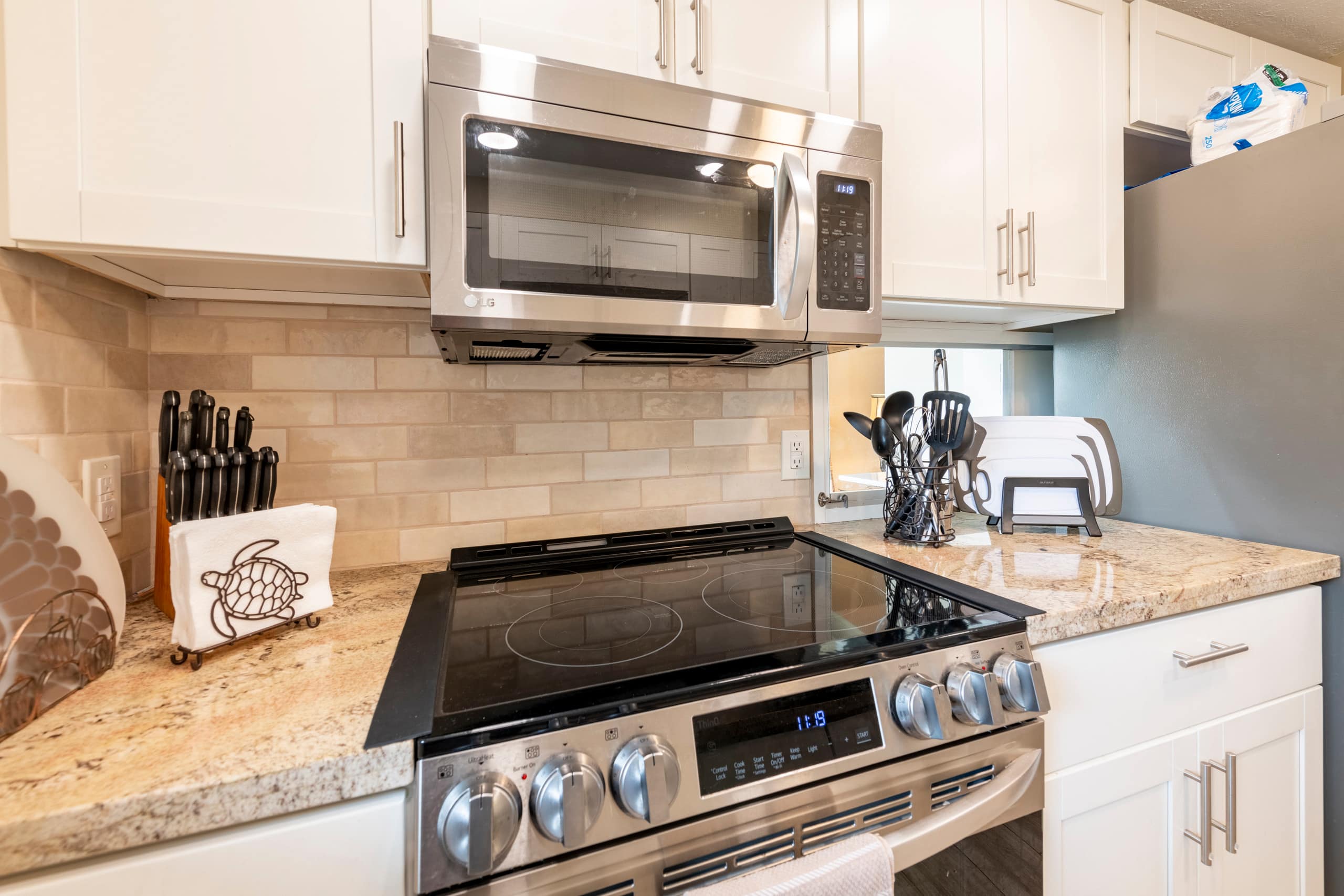 Townhouse in Kailua-Kona · ★4.62 · 2 bedrooms · 2 beds · 2 private baths - Image 11