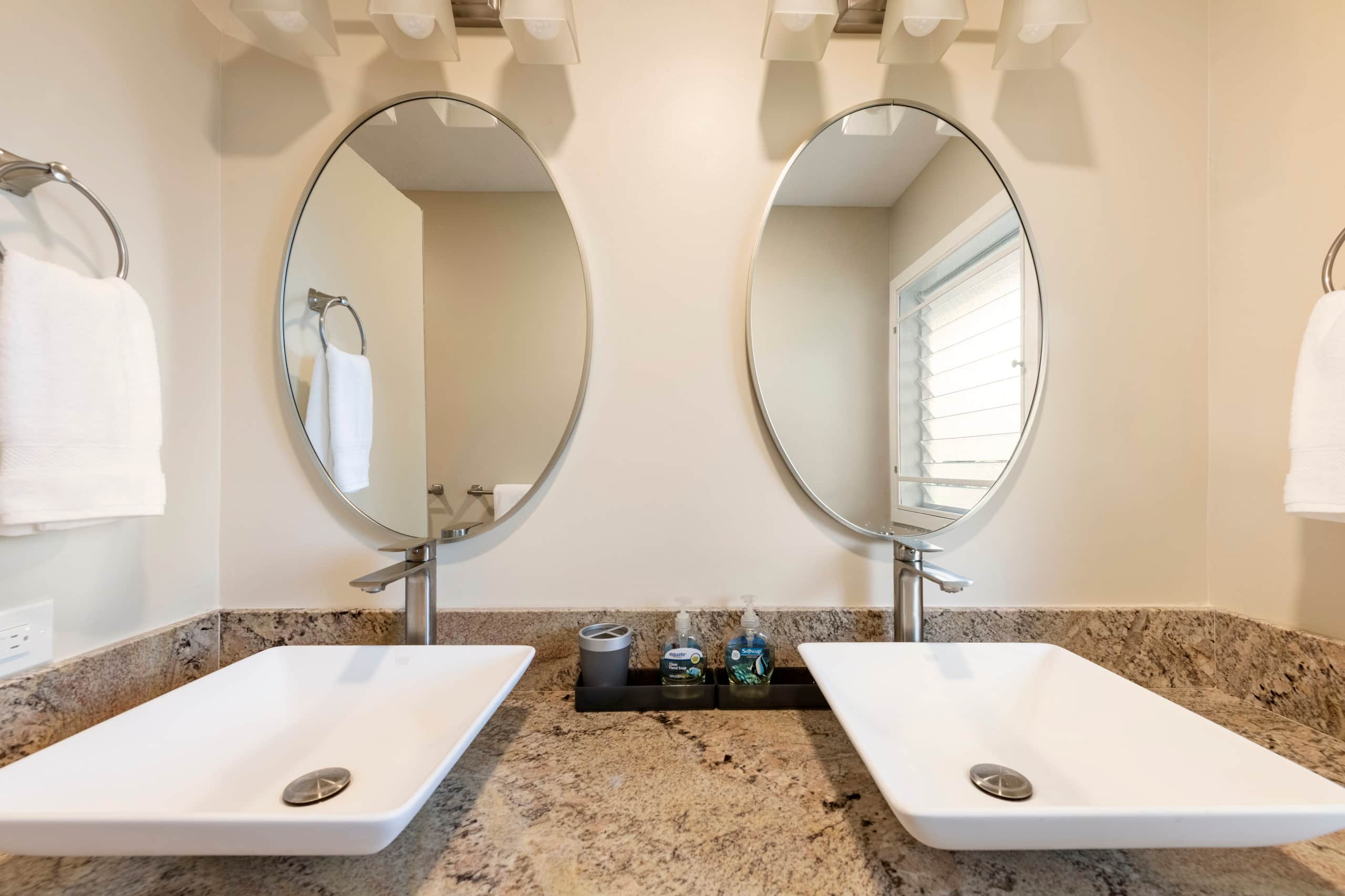Townhouse in Kailua-Kona · ★4.62 · 2 bedrooms · 2 beds · 2 private baths - Image 26
