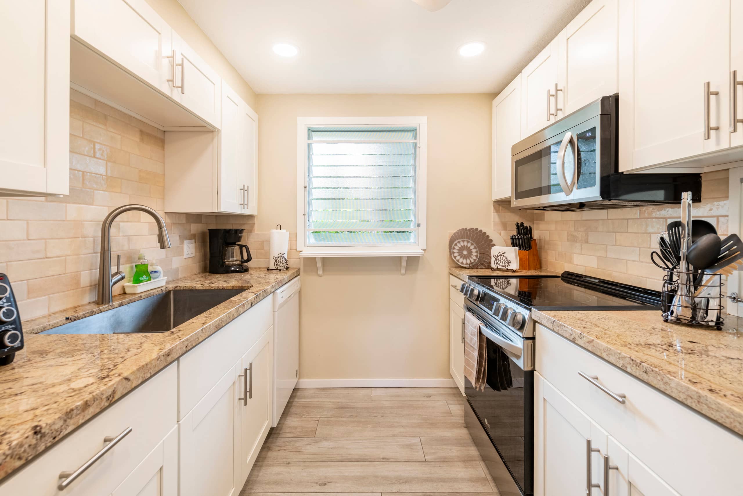 Townhouse in Kailua-Kona · ★4.62 · 2 bedrooms · 2 beds · 2 private baths - Image 6