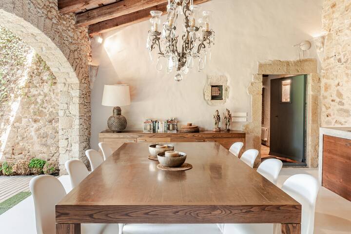 Casa Rufina, Beauty and History of the Pals Wall gallery image 4