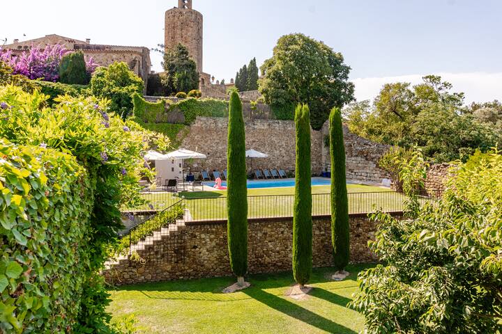 Casa Rufina, Beauty and History of the Pals Wall gallery image 2