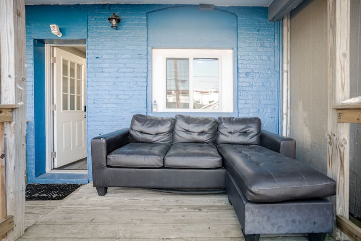 Blue House In Hampden - Baltimore, MD
