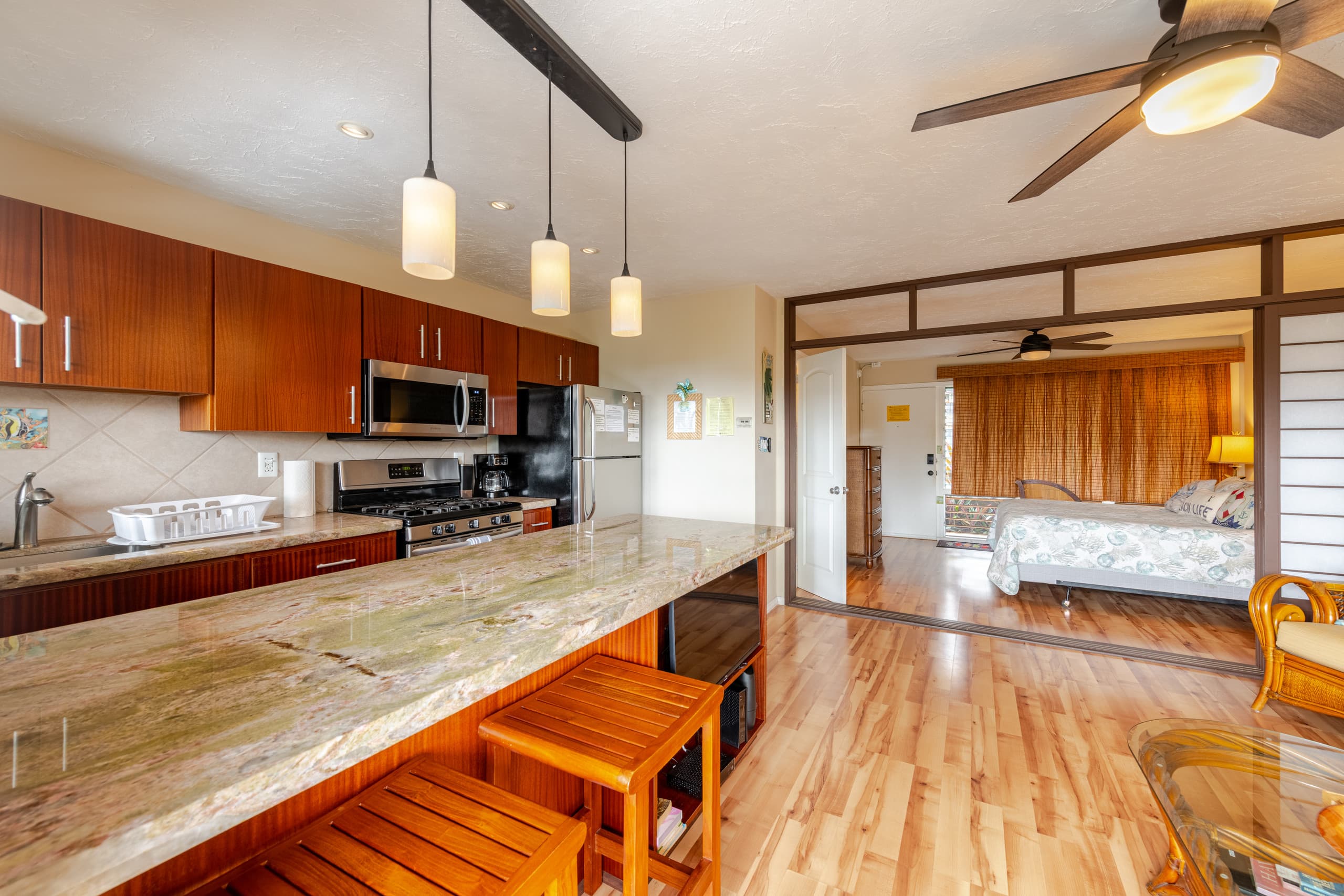 Condo in Kailua-Kona · ★4.94 · 1 bedroom · 2 beds · 1 private bath - Image 13