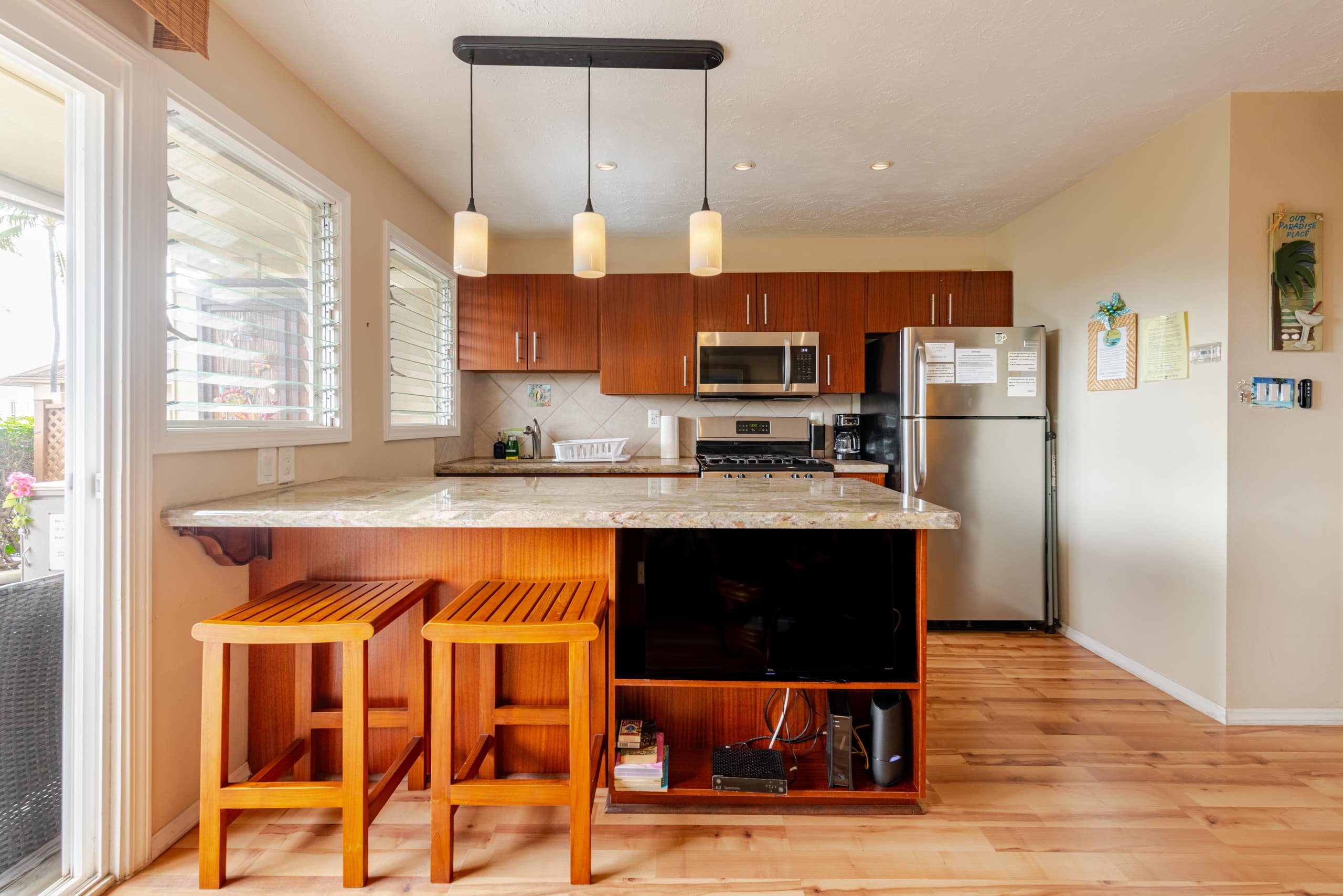 Condo in Kailua-Kona · ★4.94 · 1 bedroom · 2 beds · 1 private bath - Image 9