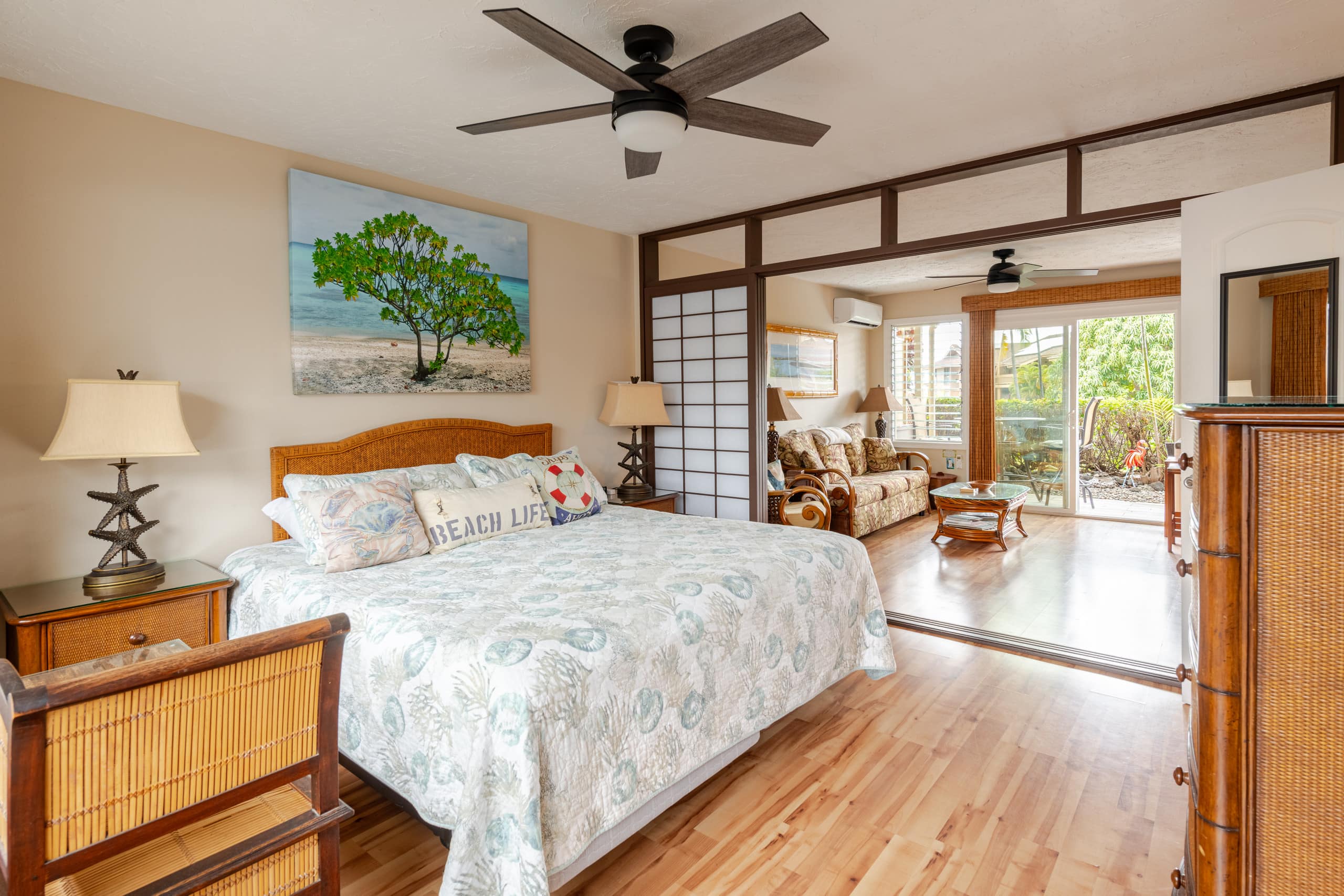 Condo in Kailua-Kona · ★4.94 · 1 bedroom · 2 beds · 1 private bath - Image 18