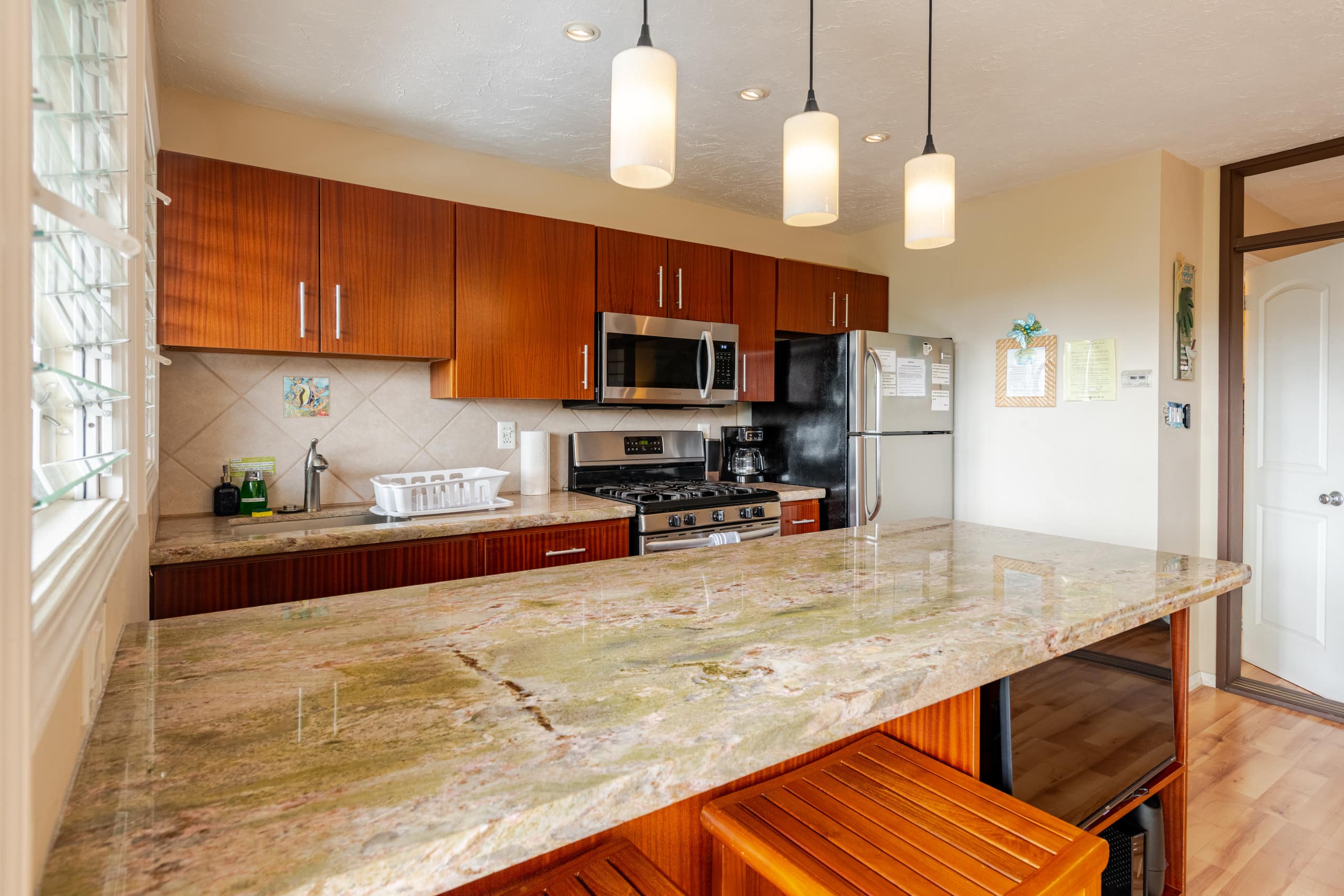 Condo in Kailua-Kona · ★4.94 · 1 bedroom · 2 beds · 1 private bath - Image 16