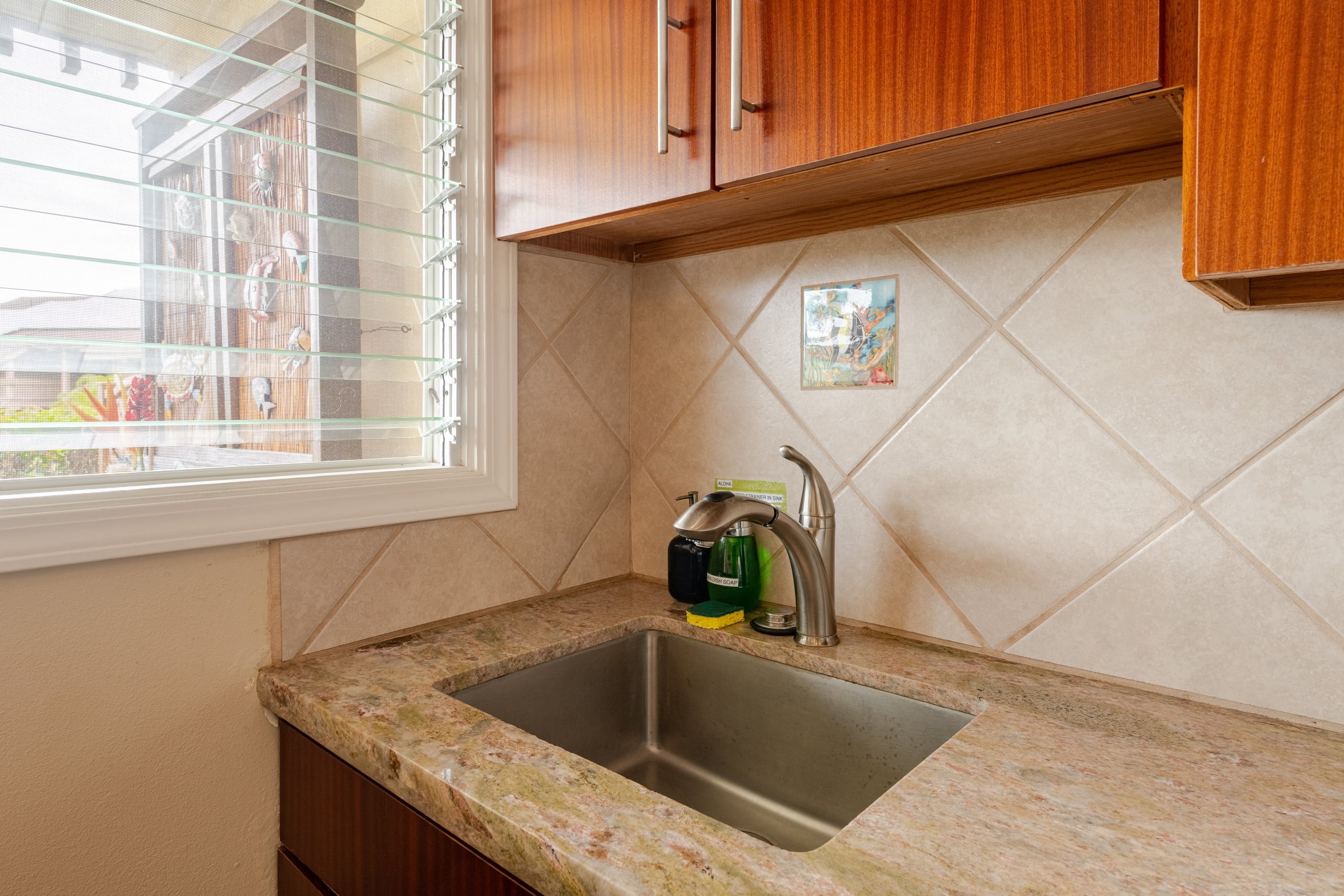 Condo in Kailua-Kona · ★4.94 · 1 bedroom · 2 beds · 1 private bath - Image 12