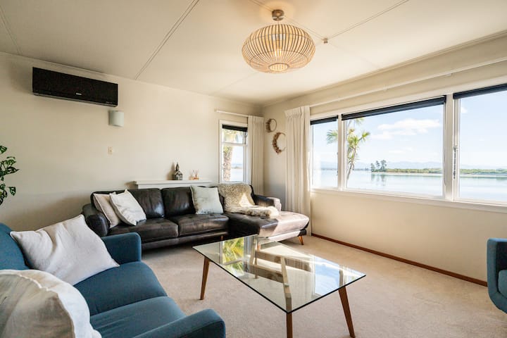 On The Water | Peaceful Beachfront In Monaco - Richmond
