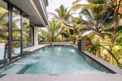 8bhk Ultra Luxurious Spanish Villa nr Baga Anjuna