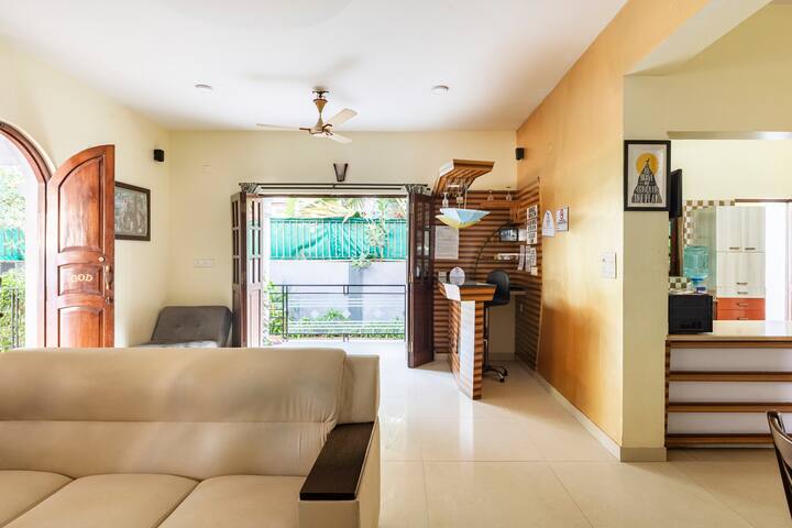 Living room image 3