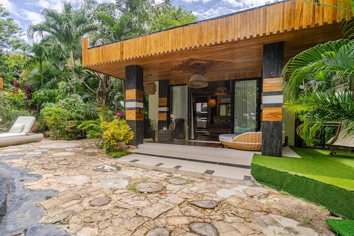 Tamarindo Beach Front Luxury Pool Front Ocean View