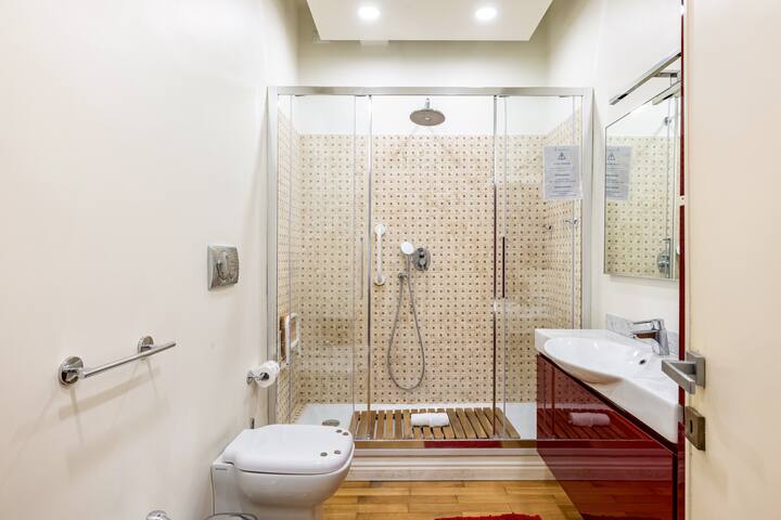 Skyline Penthouse with Private Rooftop gallery image 4