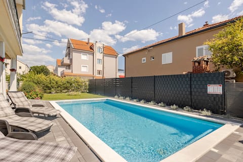 Top Airbnb: Ap Villa Isabella with private pool in Kaštel Novi