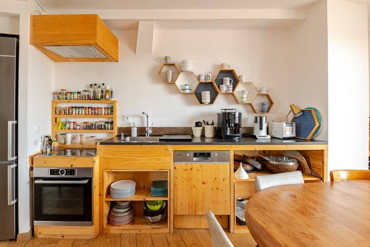 Cosy * Quiet * Bright * Balconies * Garage * Bikes gallery image 4