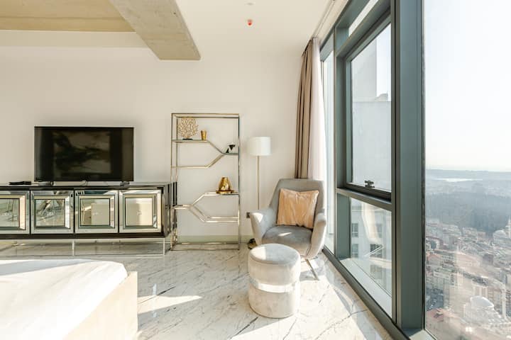 Lux Skyline Studio W/ Panoramic Views In Istanbul - Istanbul