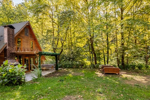 Cozy Cabin with Breathtaking River Views