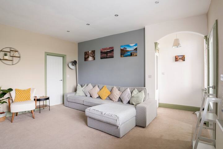 Heather View - Spacious 3 Bed House With Views - Keighley
