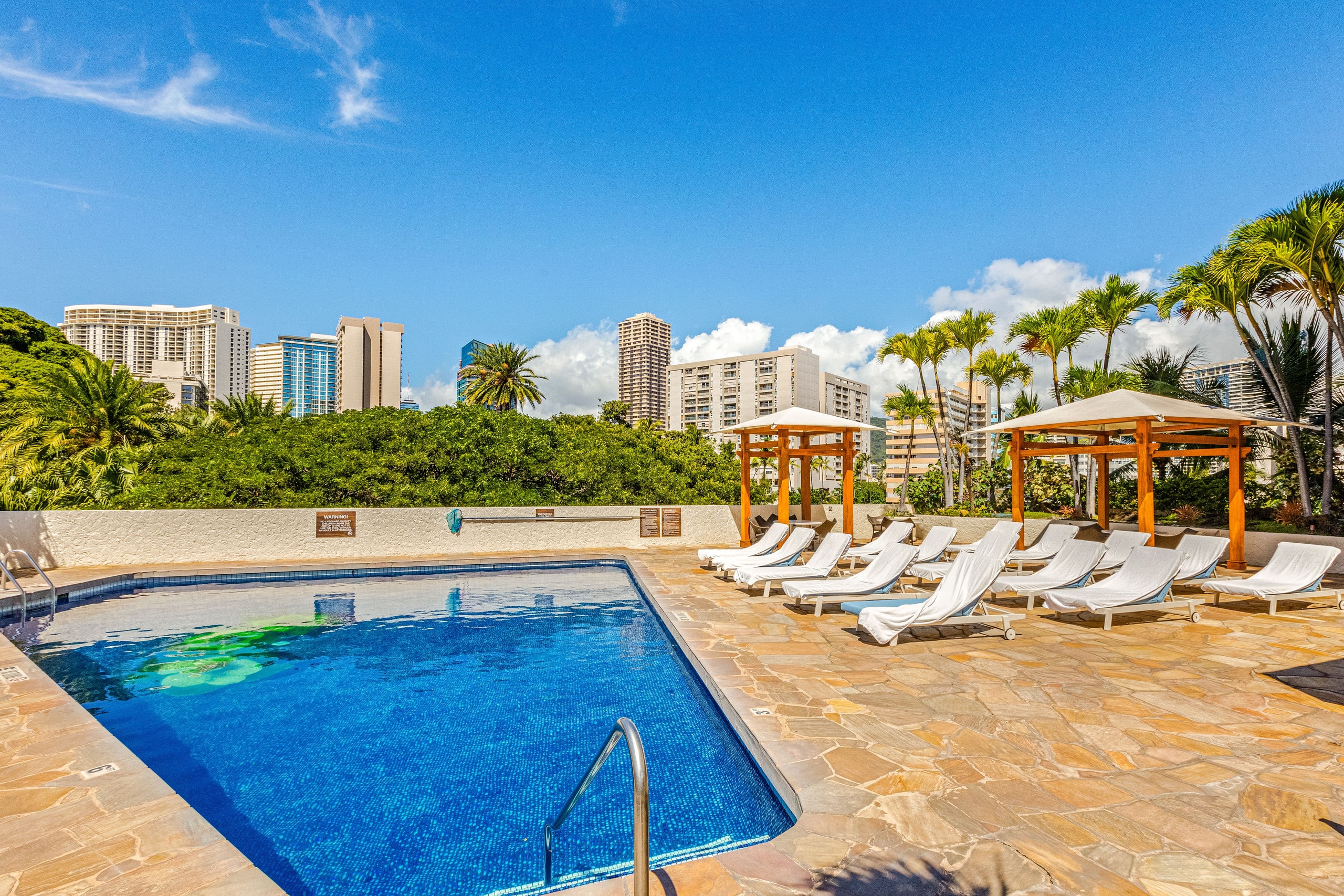 Hotel in Honolulu · ★4.8 · Studio · 2 beds · 1 private bath - Image 19