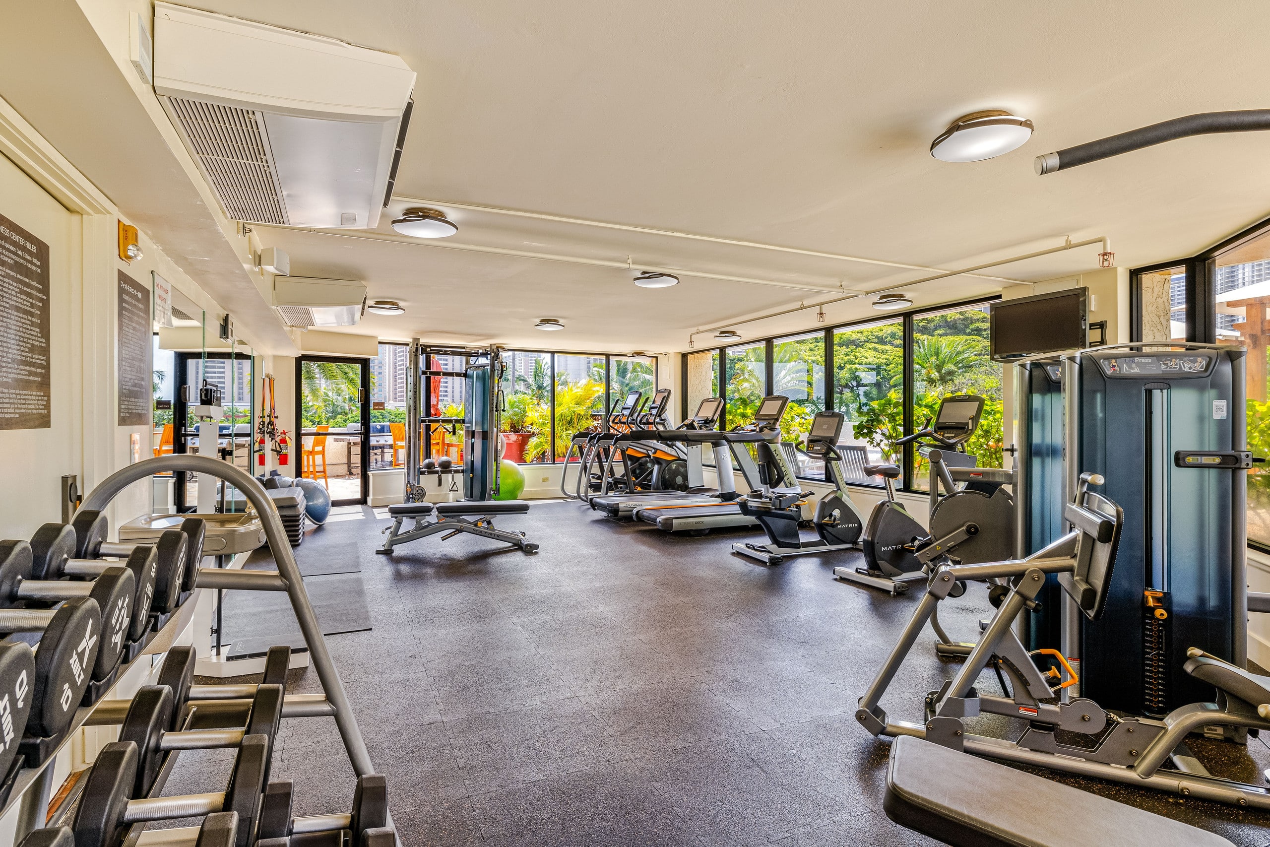 Hotel in Honolulu · ★4.8 · Studio · 2 beds · 1 private bath - Image 14