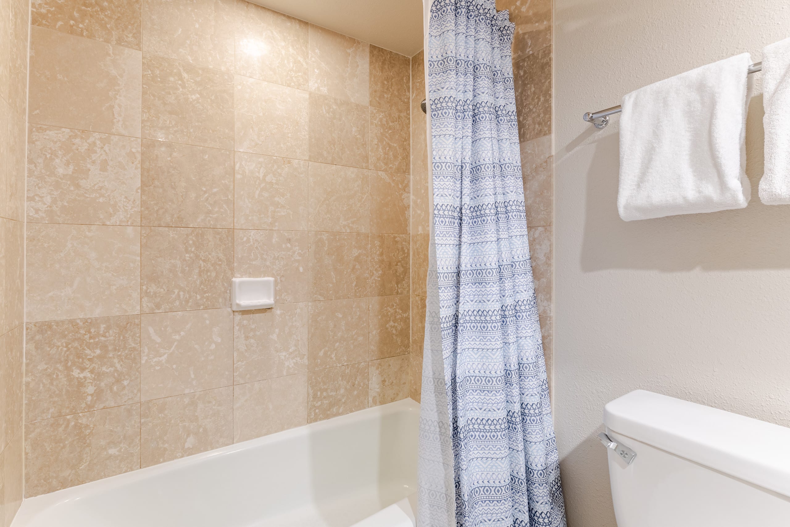 Hotel in Honolulu · ★4.8 · Studio · 2 beds · 1 private bath - Image 8