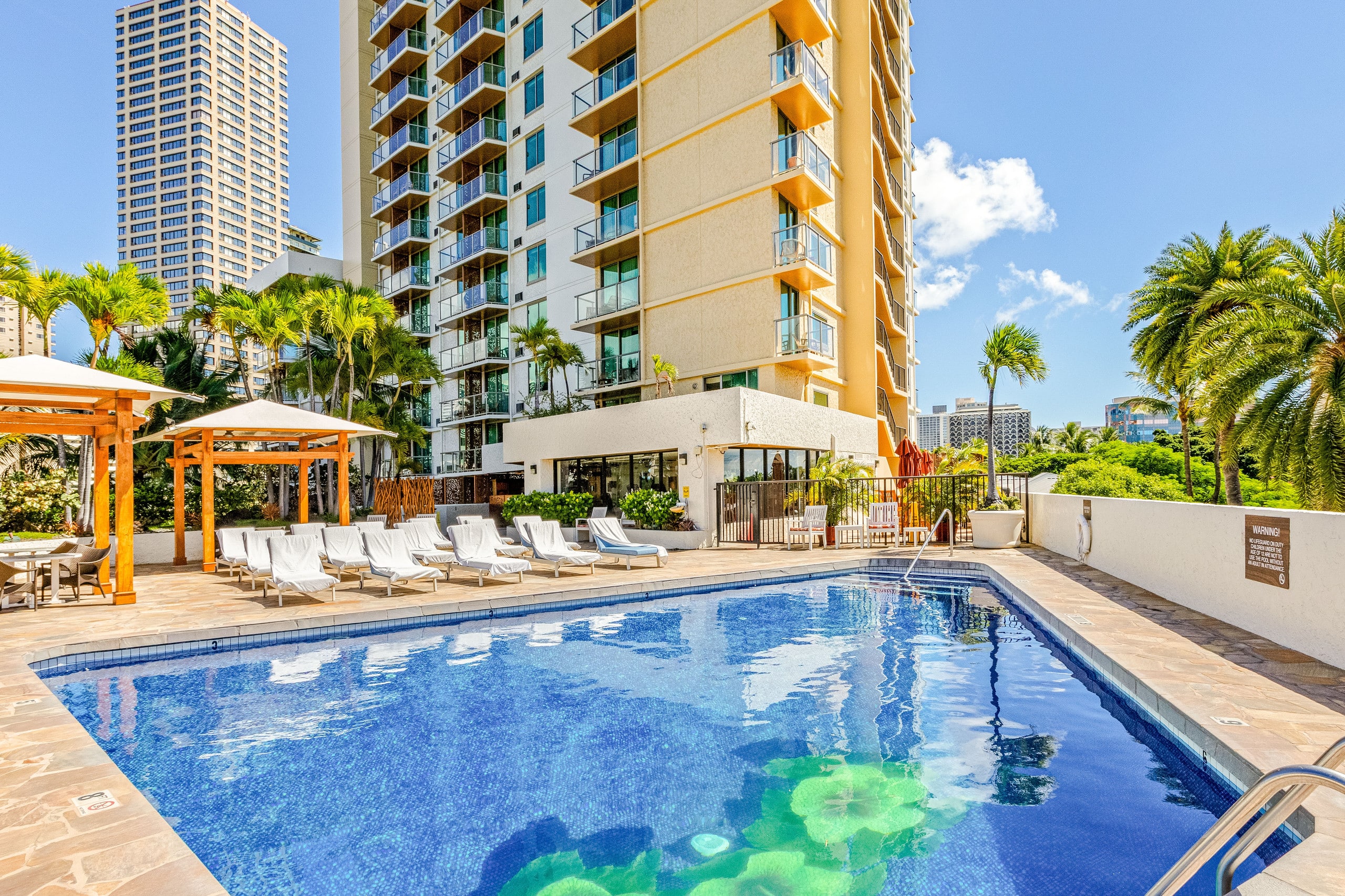 Hotel in Honolulu · ★4.8 · Studio · 2 beds · 1 private bath - Image 18