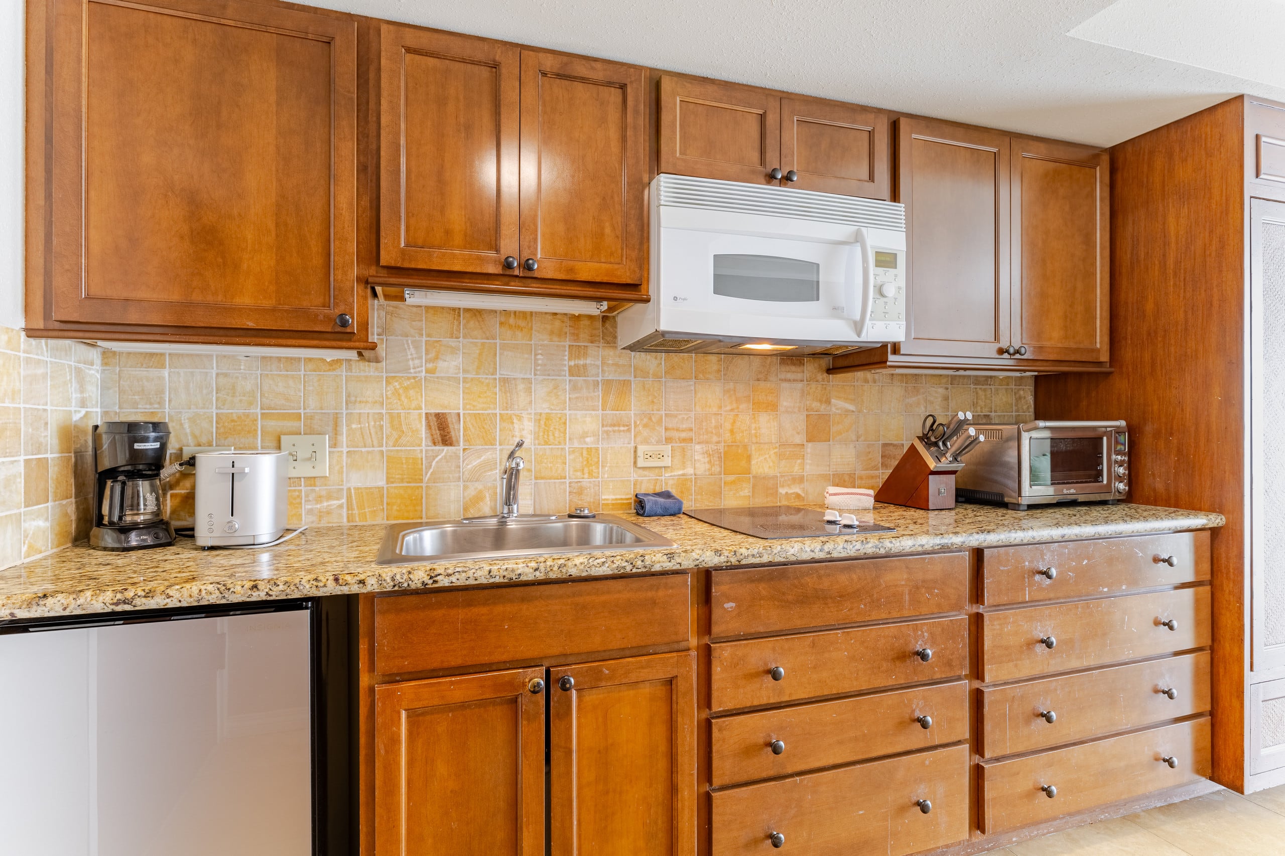 Hotel in Honolulu · ★4.8 · Studio · 2 beds · 1 private bath - Image 2