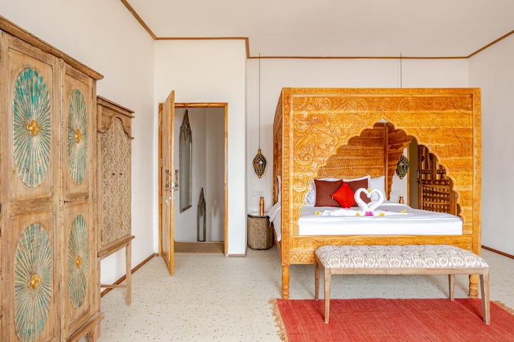 "Shtëpia është e mirë, e pastër dhe e rregullt është gjithashtu shumë e veçantë" - 博豪
