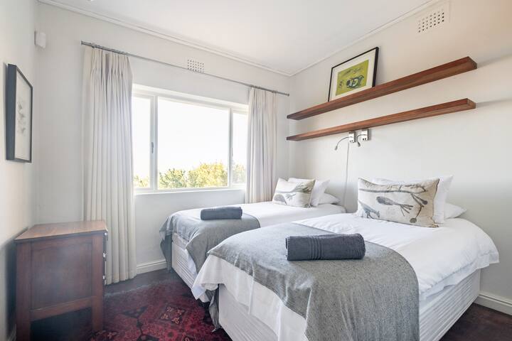 32 Quarterdeck Road (C), Kalk Bay gallery image 4