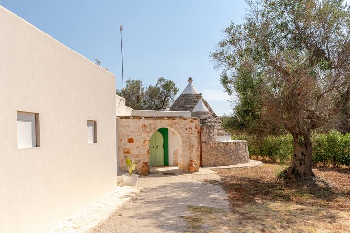 Trullo Sorores: Villa, Lamia & Pool in Puglia gallery image 4