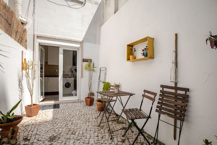 Charming Duplex  Private Garden  Historic Centre - Lumiar