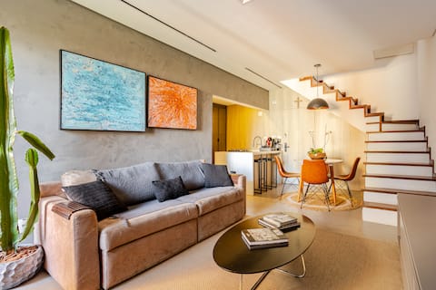 Penthouse with beautiful view and home service