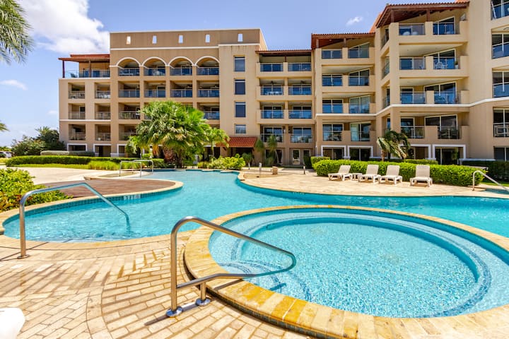 Oasis Gem Easy Pool Access & Beachside Living - Aruba