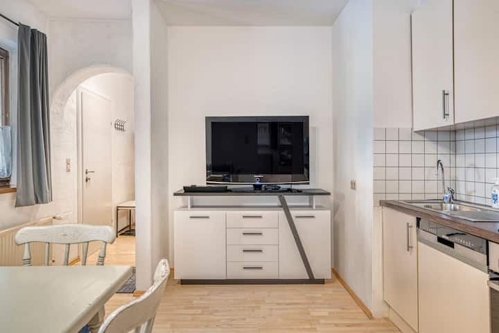 Comfortable 2-room-apartment, Garden, Parking - Tirol