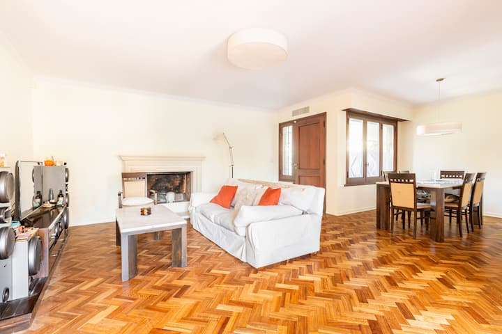 Loft com piscina e jardim em Beccar