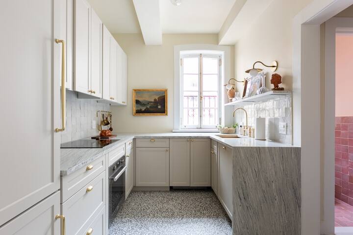 Bliss House • Fifth Ave • Deluxe 2-Bed • No5A gallery image 4