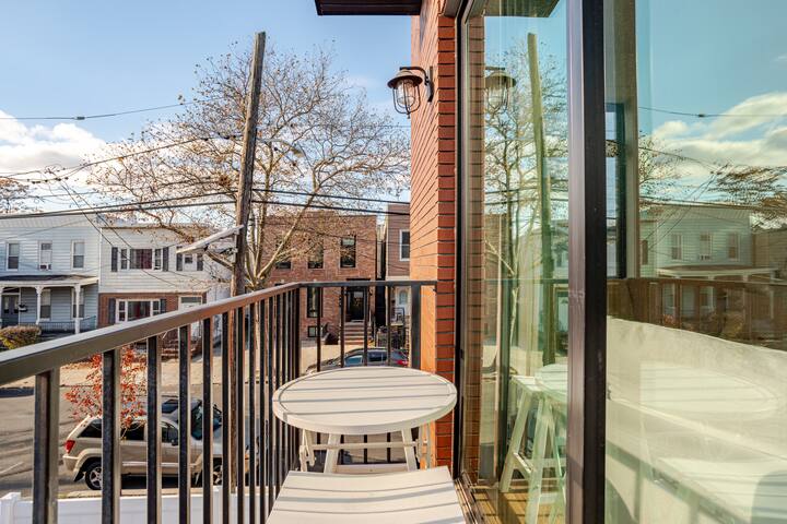 Townhouse 3|2 NYC in 20 Min Garage Parking gallery image 5