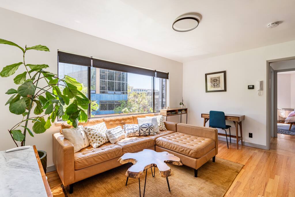 Apartment in Downtown Oakland WITH A/C