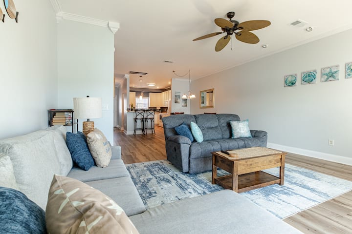 Lowcountry Lakefront—near Dt, Breweries & Beaches - North Charleston, SC