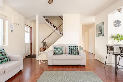 Woolwich West Leederville - Great location !