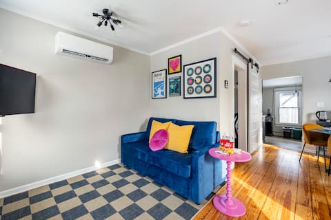 Walk to DT Ferndale | Near Detroit | Entire House