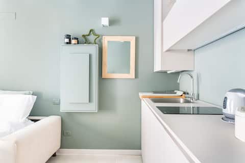 Top performing Airbnb: Bergamo Center - 3' to Station | Suite + Wifi +A/C in Bergamo