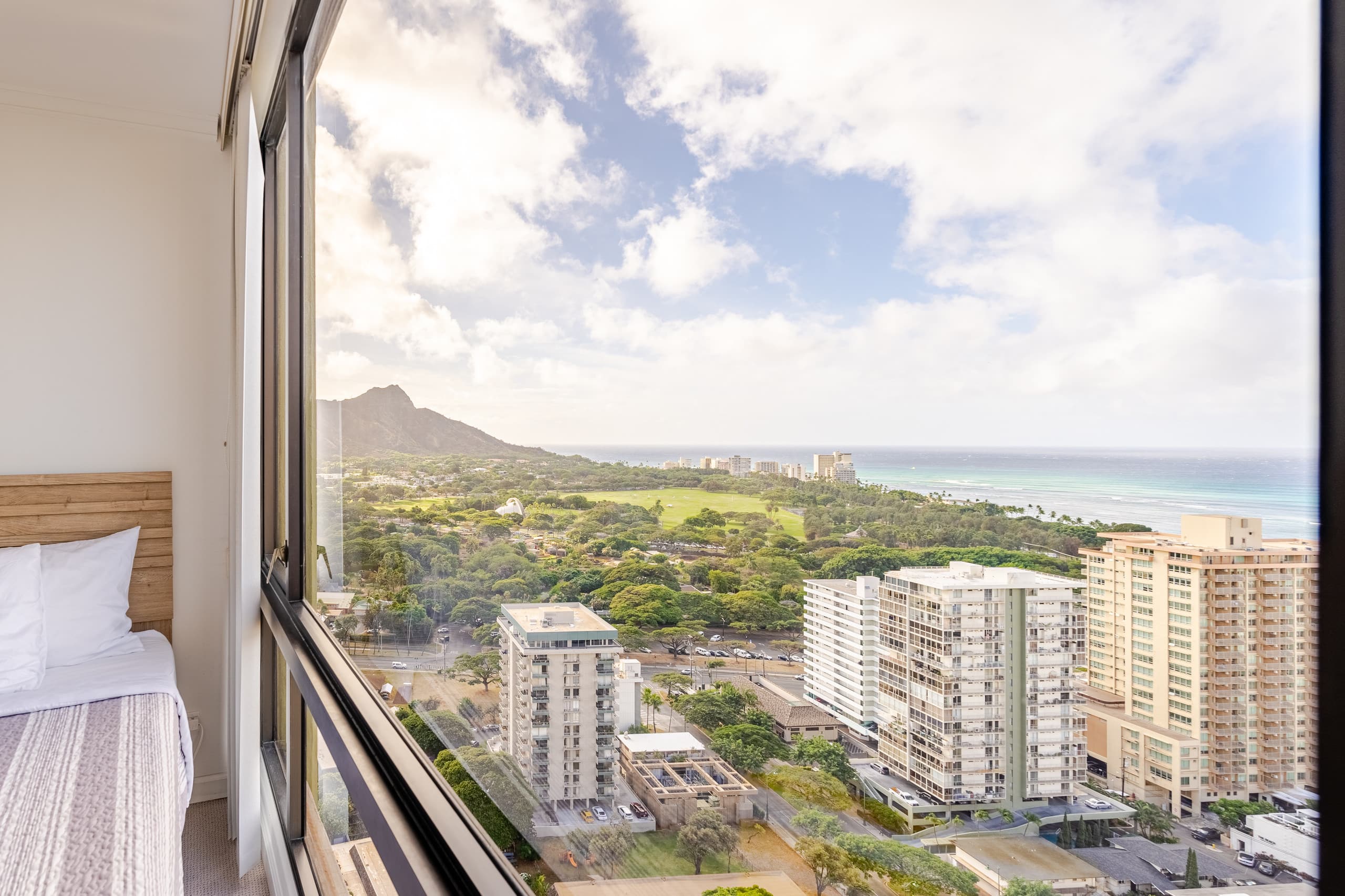 Highrise Ocean Views in Waikiki, +AC - Image 1